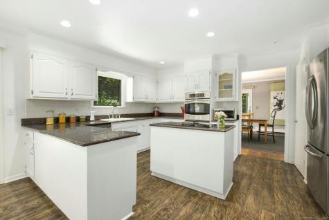 8 Oak Lane Weston CT 06883