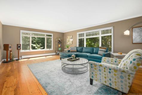8 Oak Lane Weston CT 06883