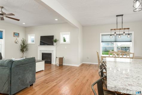 71 Middle Road East Windsor CT 06016