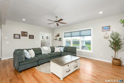 71 Middle Road East Windsor CT 06016