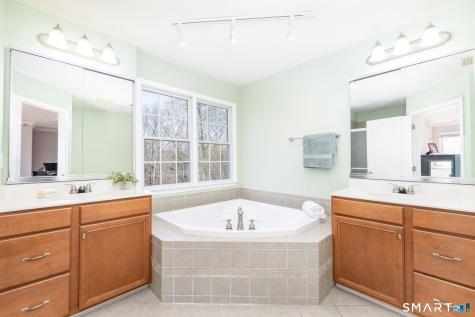 10 Eastham Bridge Road East Hampton CT 06424