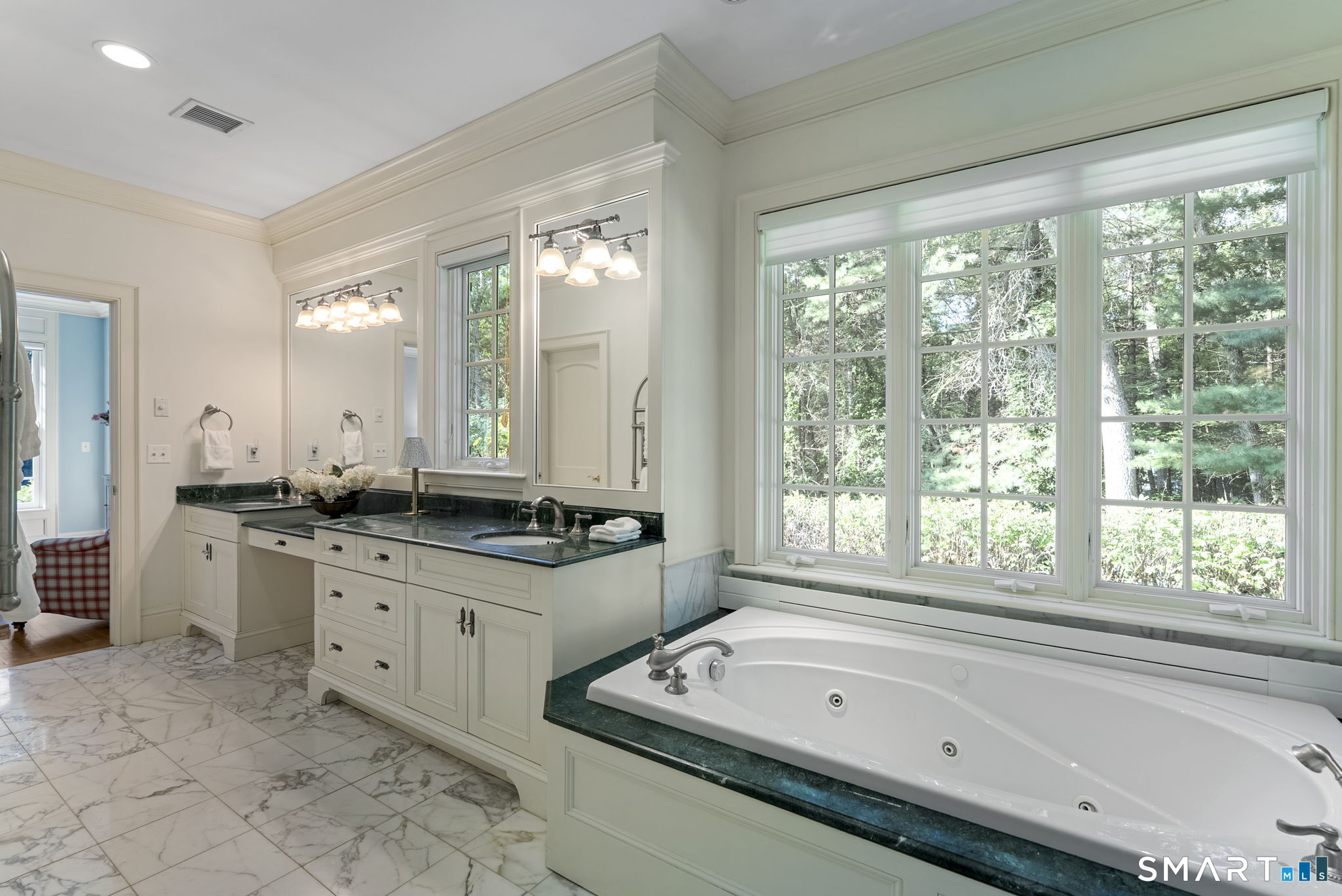 10 Pembroke Hill Farmington CT 06032
