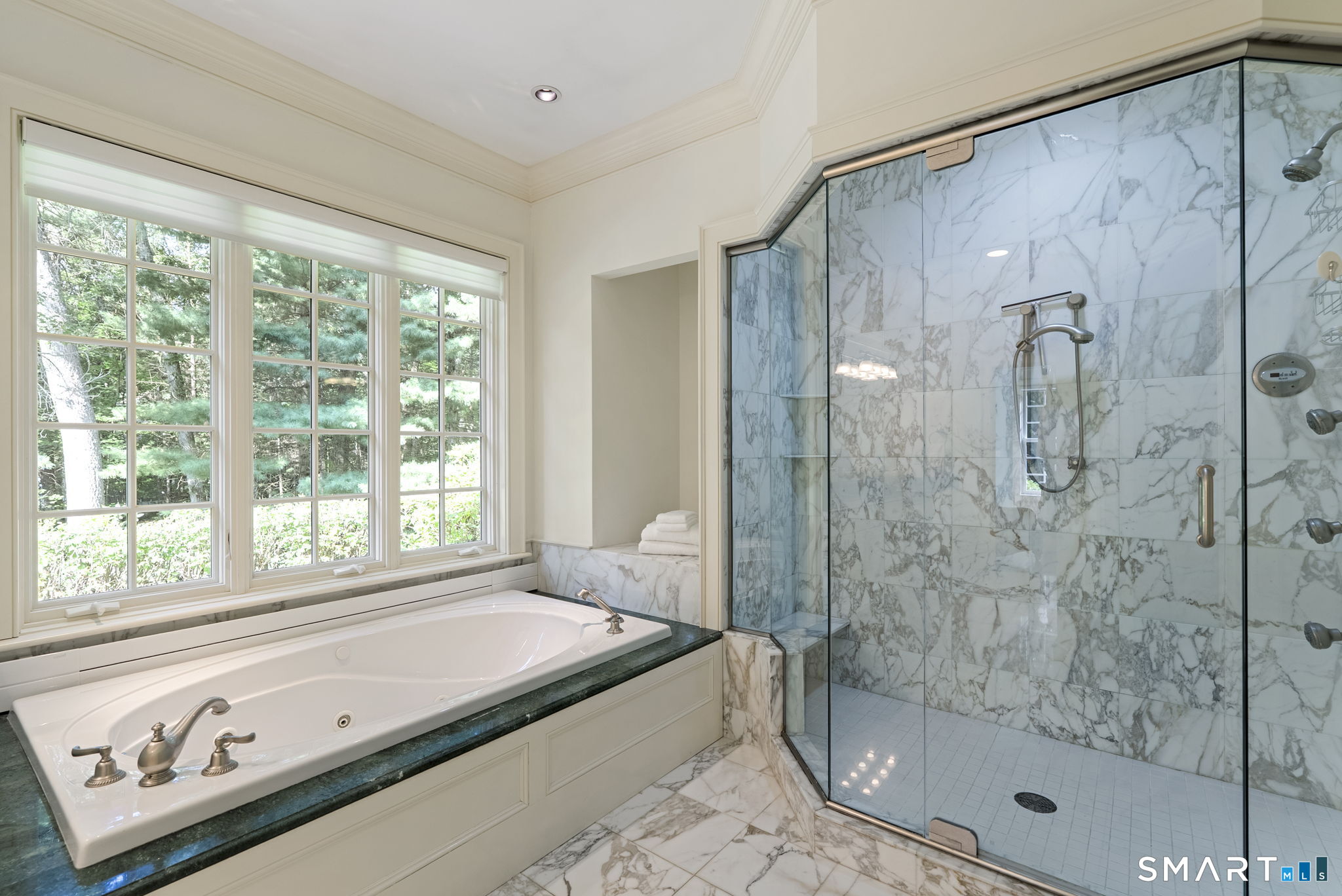 10 Pembroke Hill Farmington CT 06032