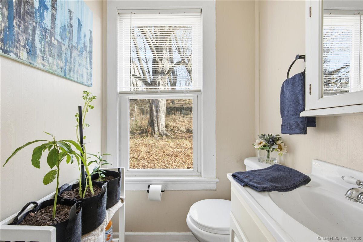 33 Division Street Norwich CT 06360