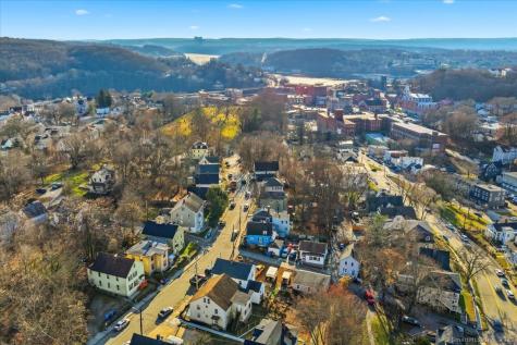 33 Division Street Norwich CT 06360