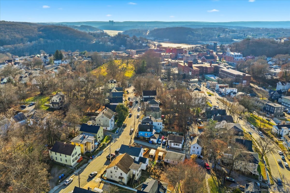 33 Division Street Norwich CT 06360