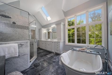 6 Timothy Way Avon CT 06001