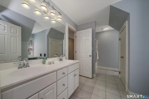 6 Timothy Way Avon CT 06001