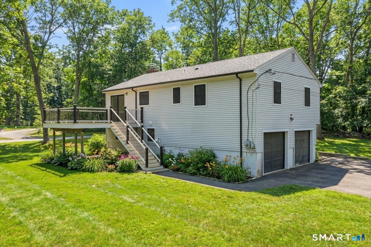 211 Forsyth Road Montville CT 06370