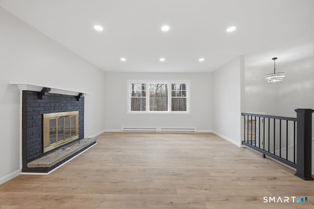 211 Forsyth Road Montville CT 06370