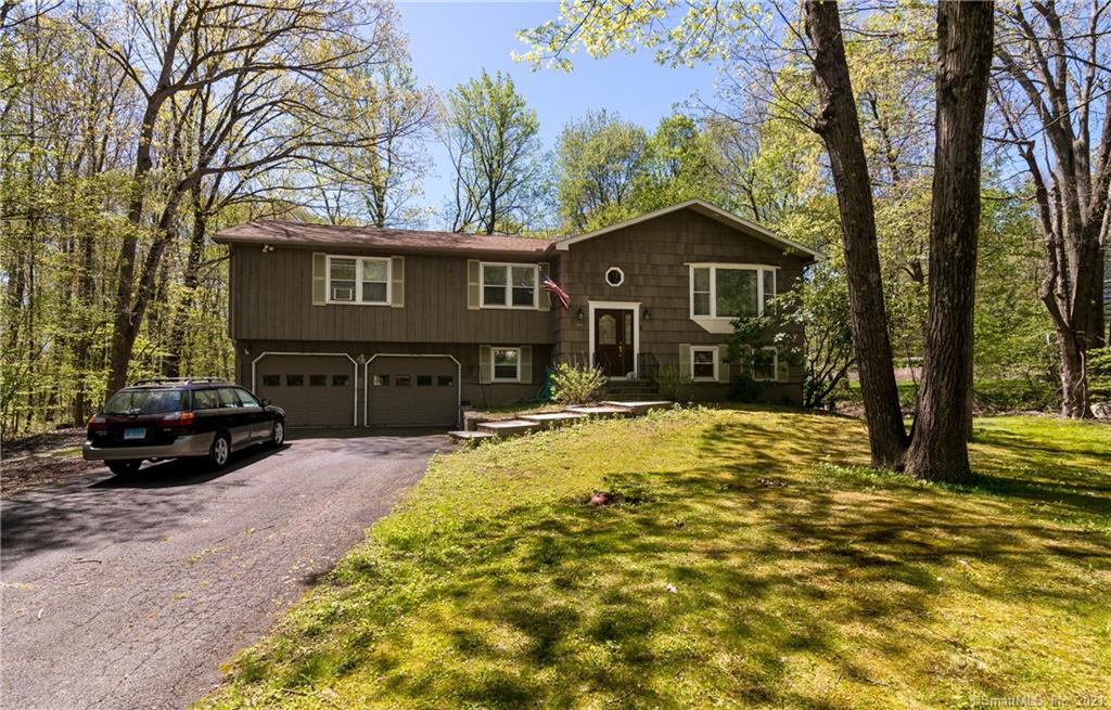 4 Round Hill Drive Danbury CT 06811