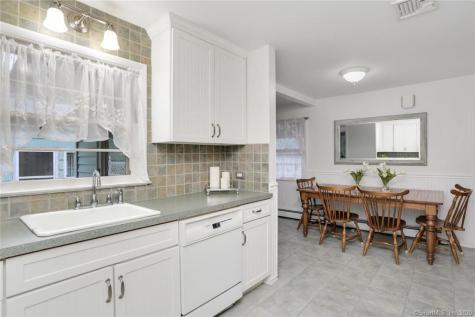 324 Oakwood Drive Fairfield CT 06824
