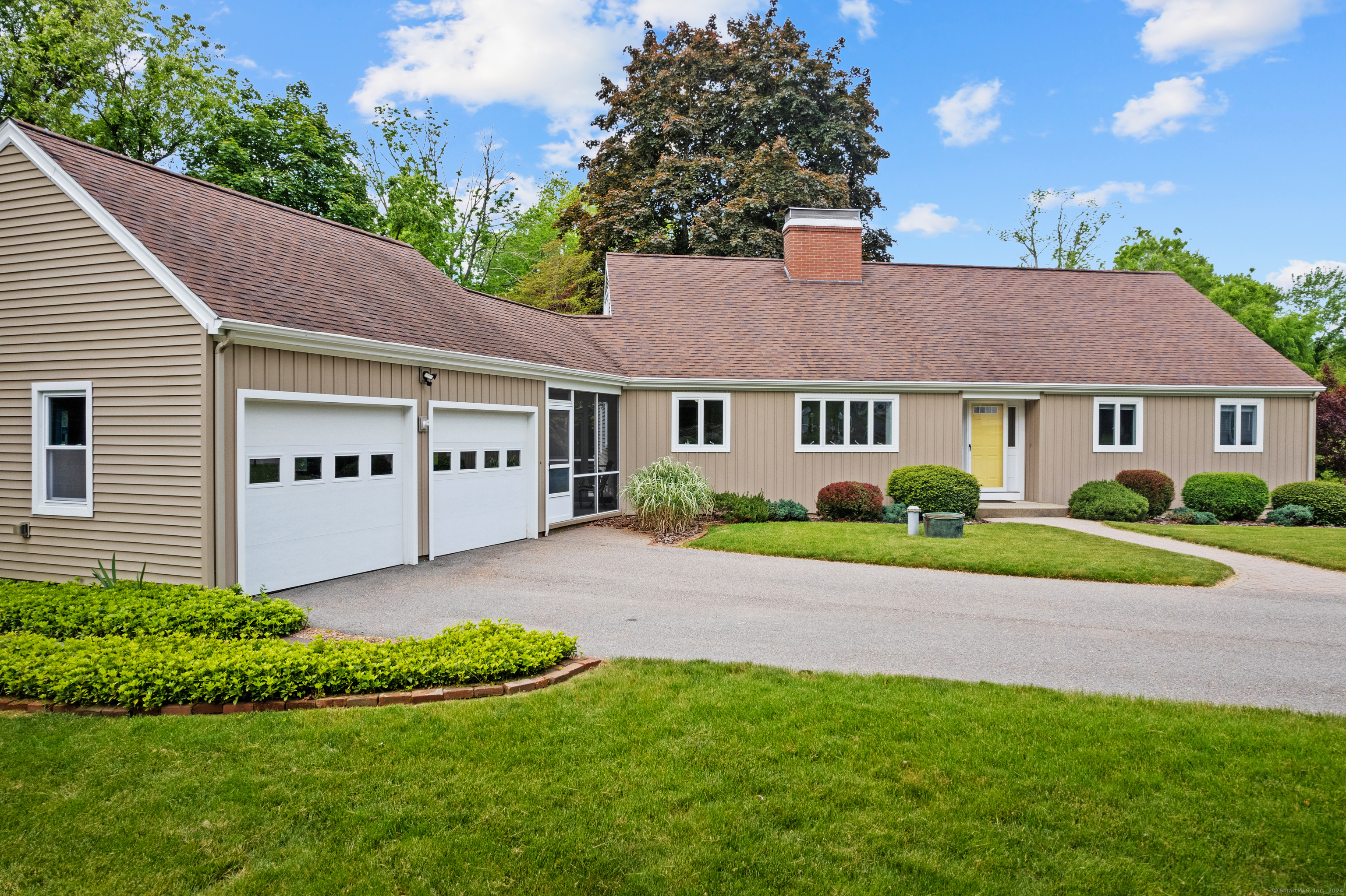 6 Dupont Lane Norwich CT 06360