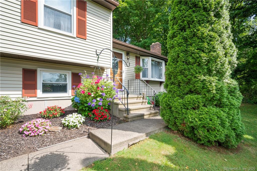 52 Costanzo Court Hamden CT 06518