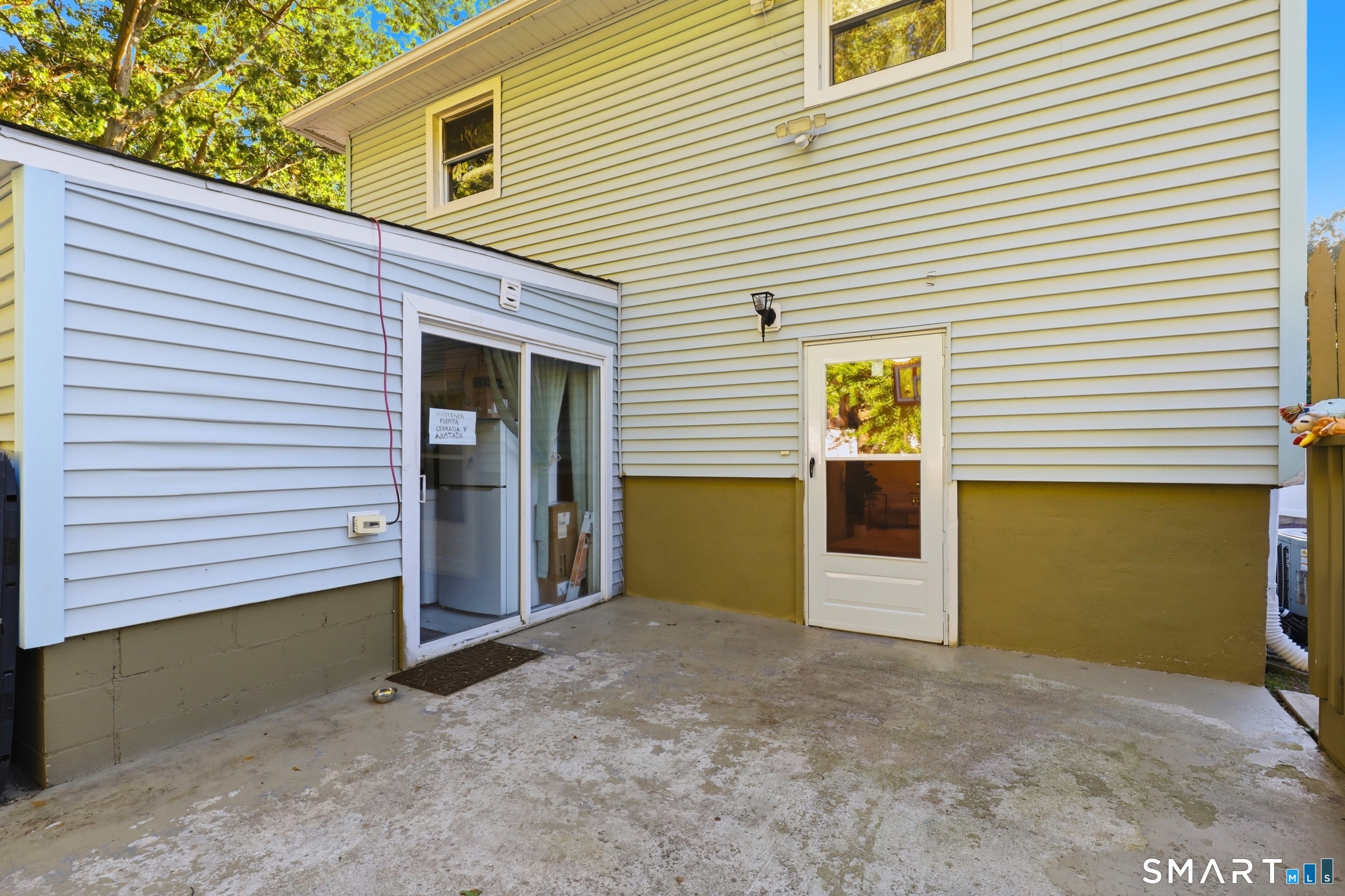 208 Sunrise Terrace Bridgeport CT 06606