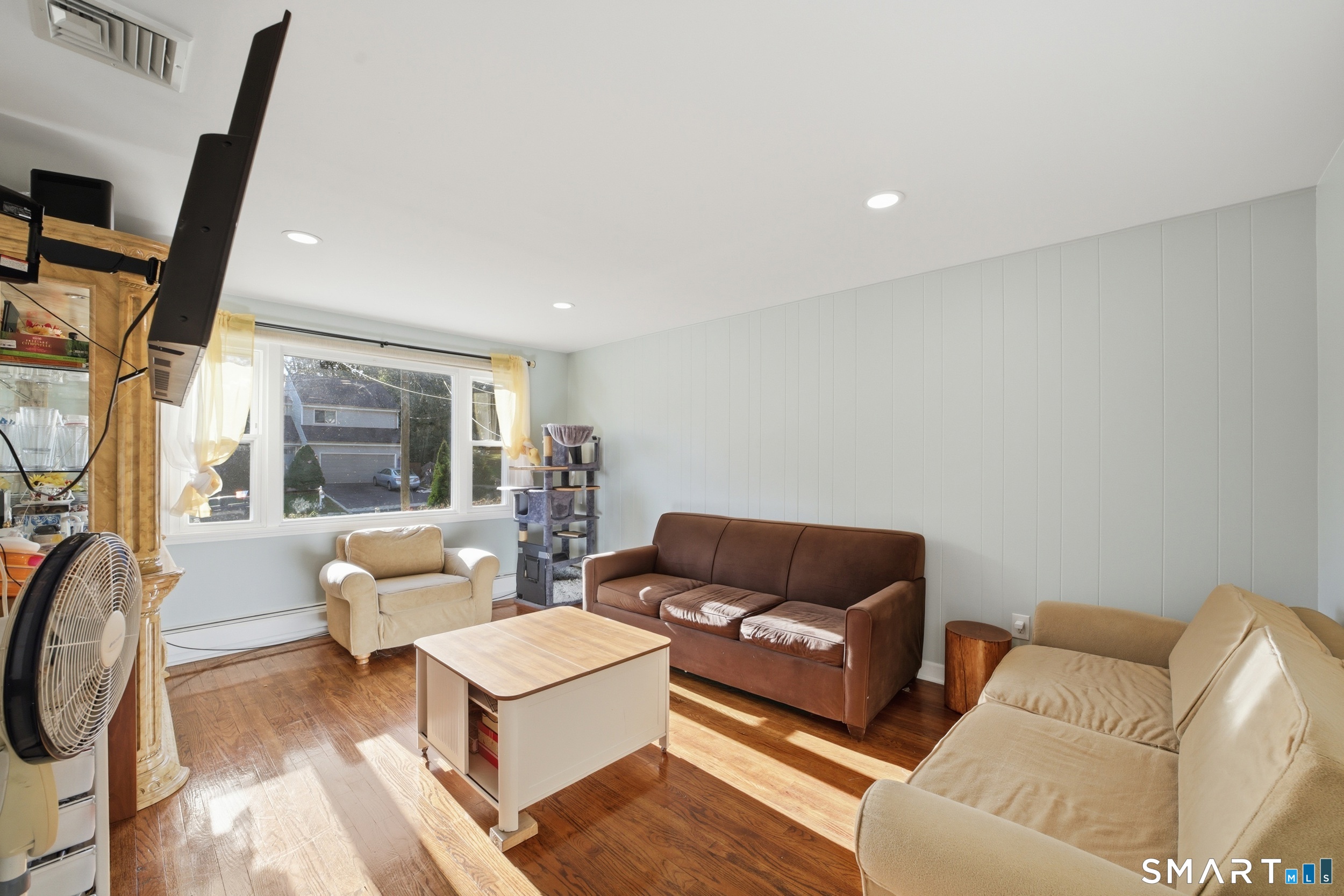 208 Sunrise Terrace Bridgeport CT 06606