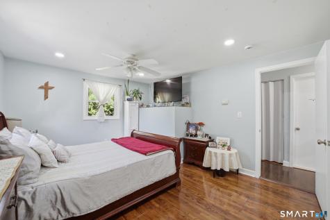 208 Sunrise Terrace Bridgeport CT 06606