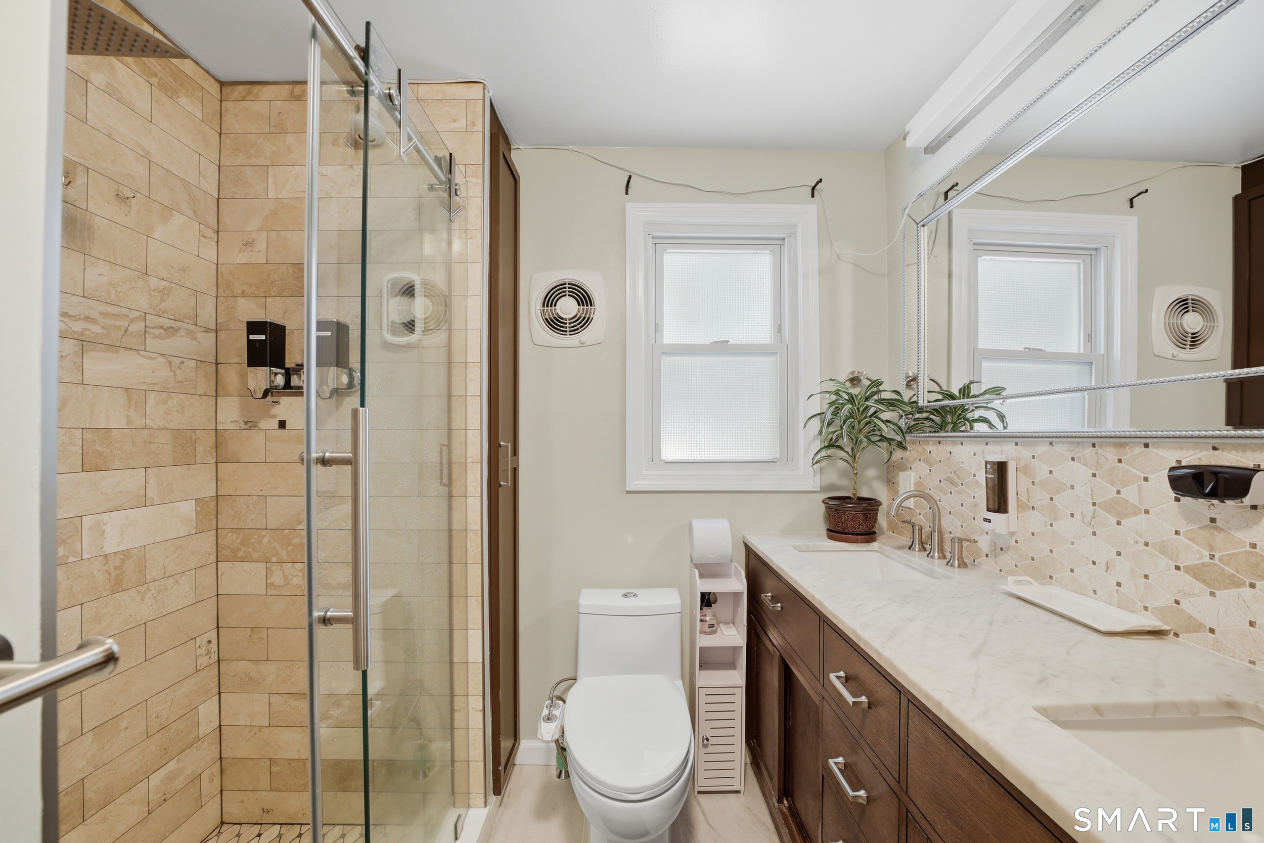 208 Sunrise Terrace Bridgeport CT 06606