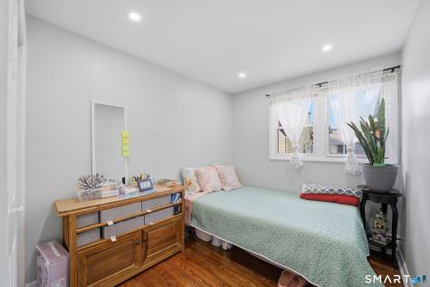 208 Sunrise Terrace Bridgeport CT 06606
