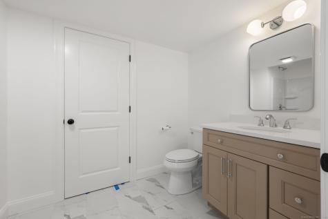 184 Kitemaug Road Montville CT 06382