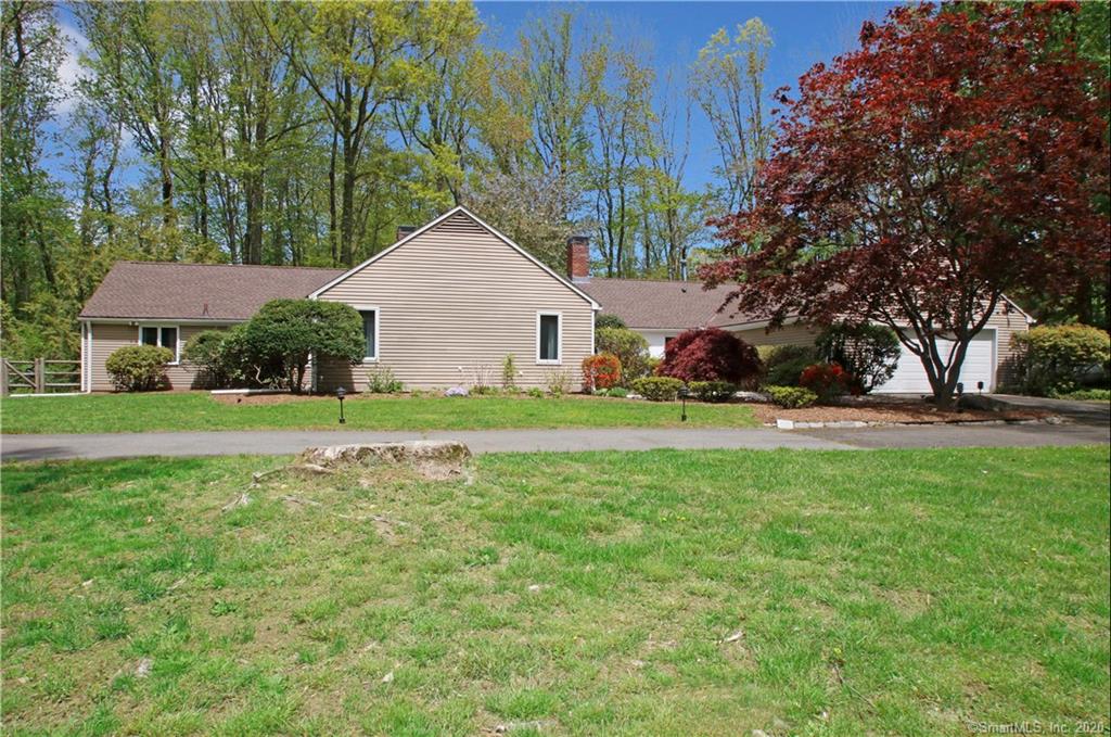 3 Wolf Tree Drive Woodbridge CT 06525