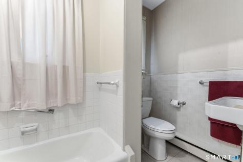 44 Granada Terrace New London CT 06320
