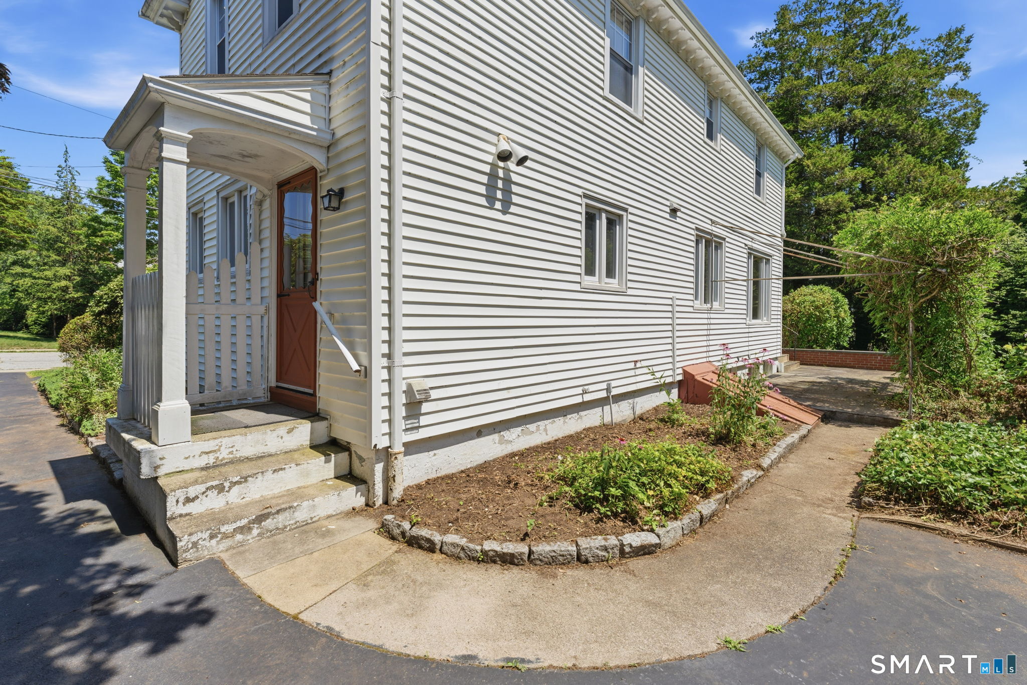 44 Granada Terrace New London CT 06320