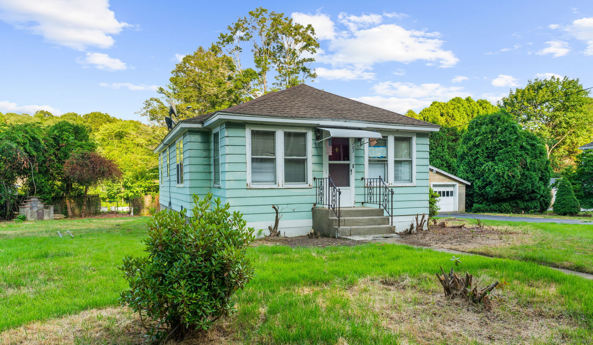 205 Old Norwich Road Waterford CT 06375