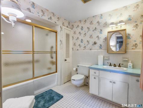 132 Roslyn Drive New Britain CT 06052