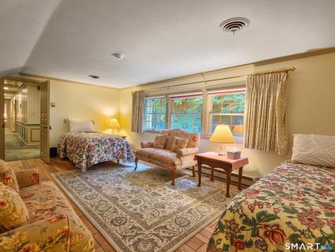 132 Roslyn Drive New Britain CT 06052