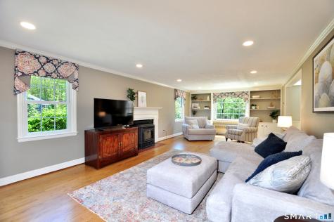 13 Cedar Hill Road Simsbury CT 06092