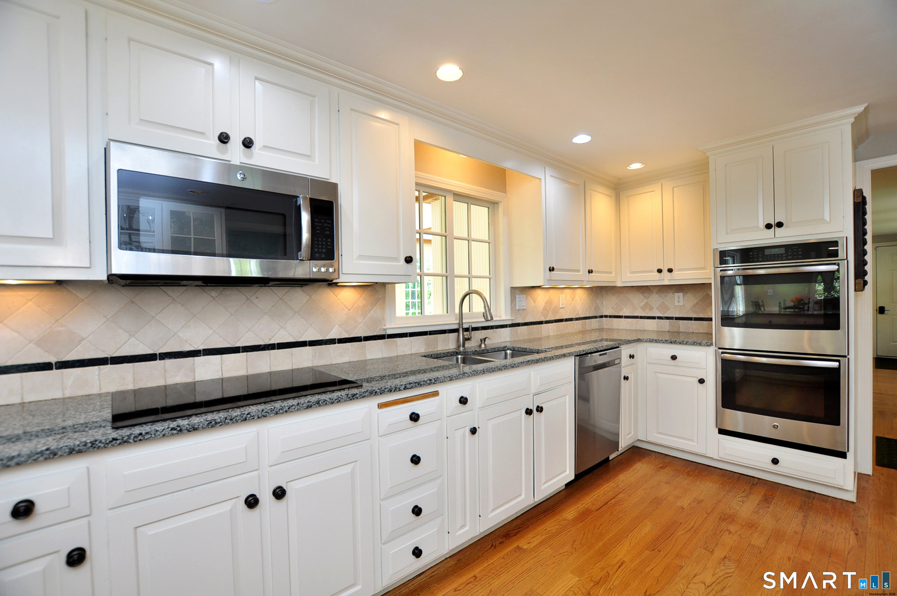 13 Cedar Hill Road Simsbury CT 06092