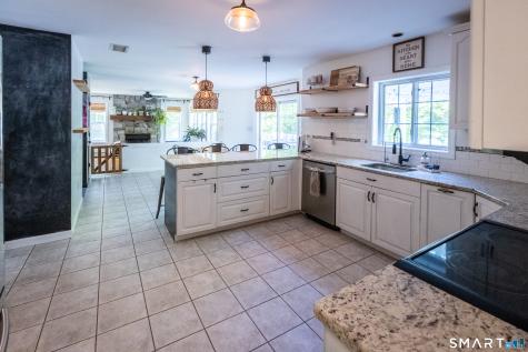 2 Quail Hollow Court Beacon Falls CT 06403