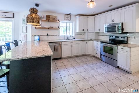 2 Quail Hollow Court Beacon Falls CT 06403