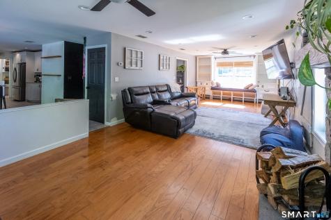 2 Quail Hollow Court Beacon Falls CT 06403