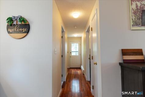 29 Namonee Trail East Hampton CT 06424
