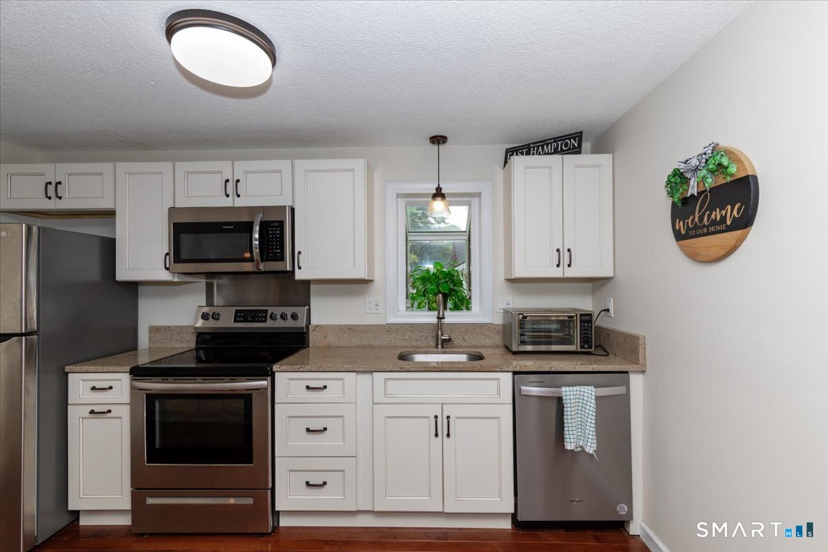 29 Namonee Trail East Hampton CT 06424