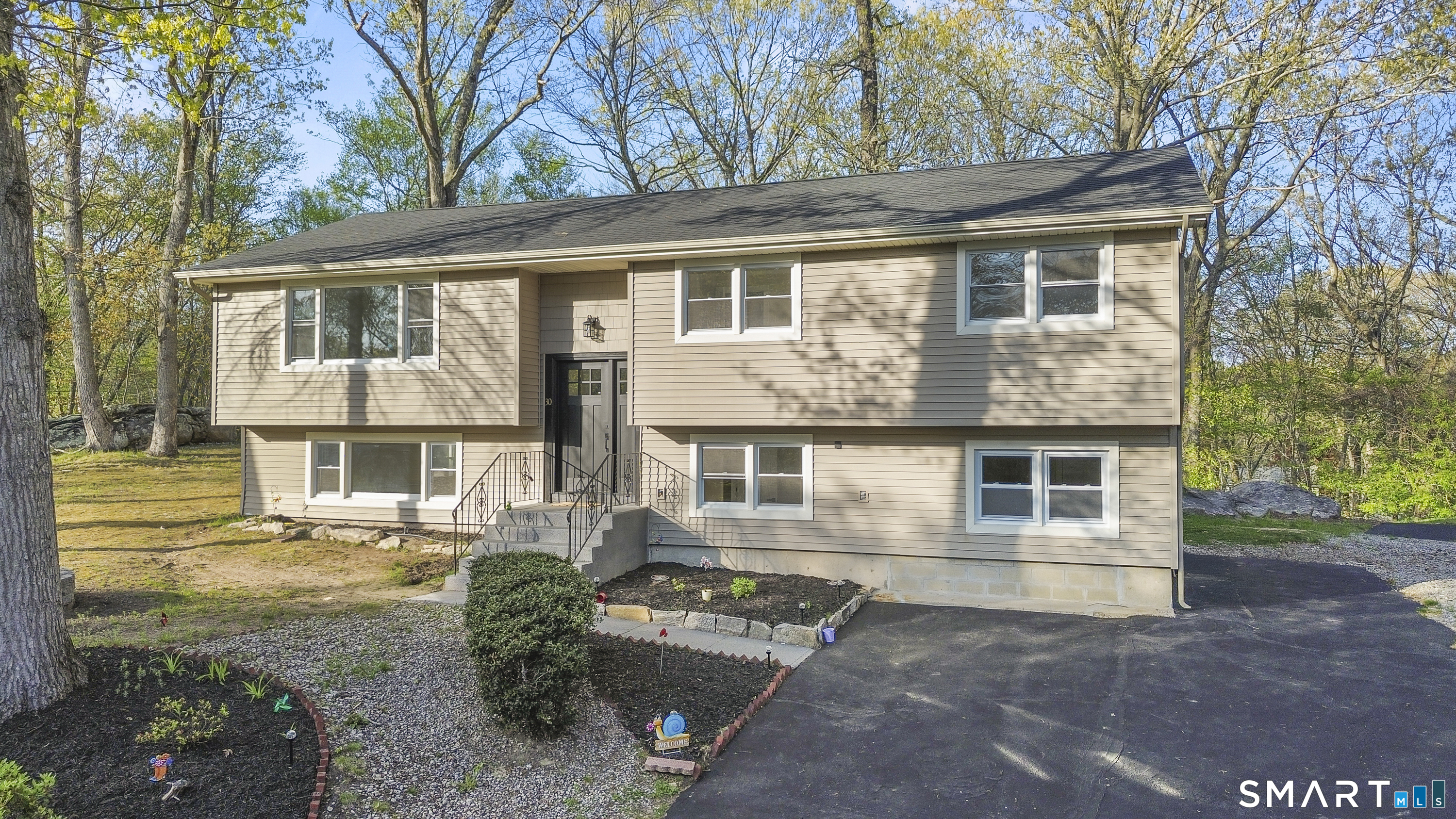 30 Patricia Court Ledyard CT 06335