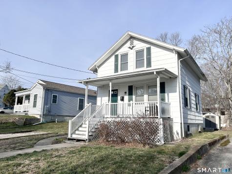 26 Crescent Street New London CT 06320
