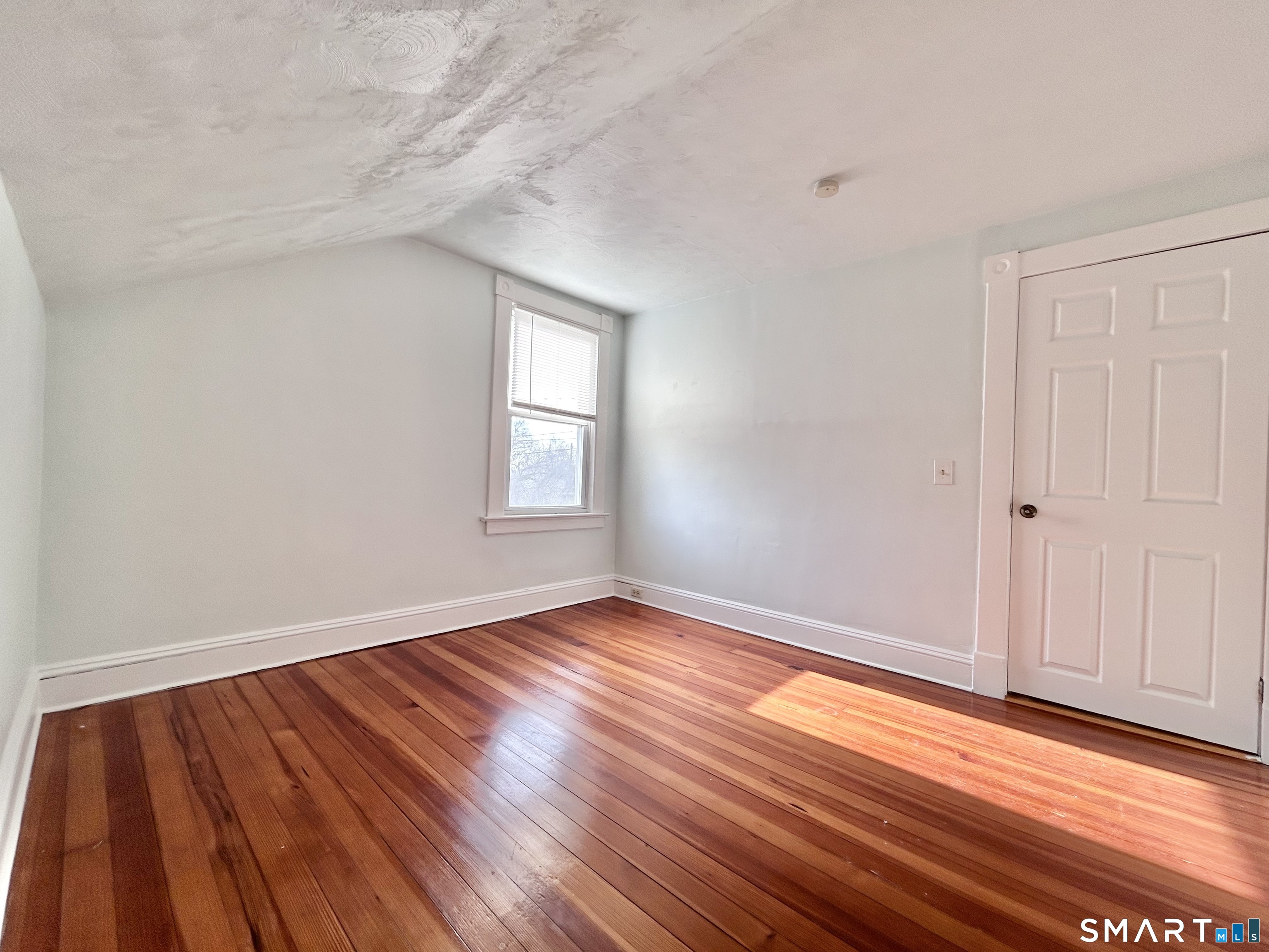 26 Crescent Street New London CT 06320