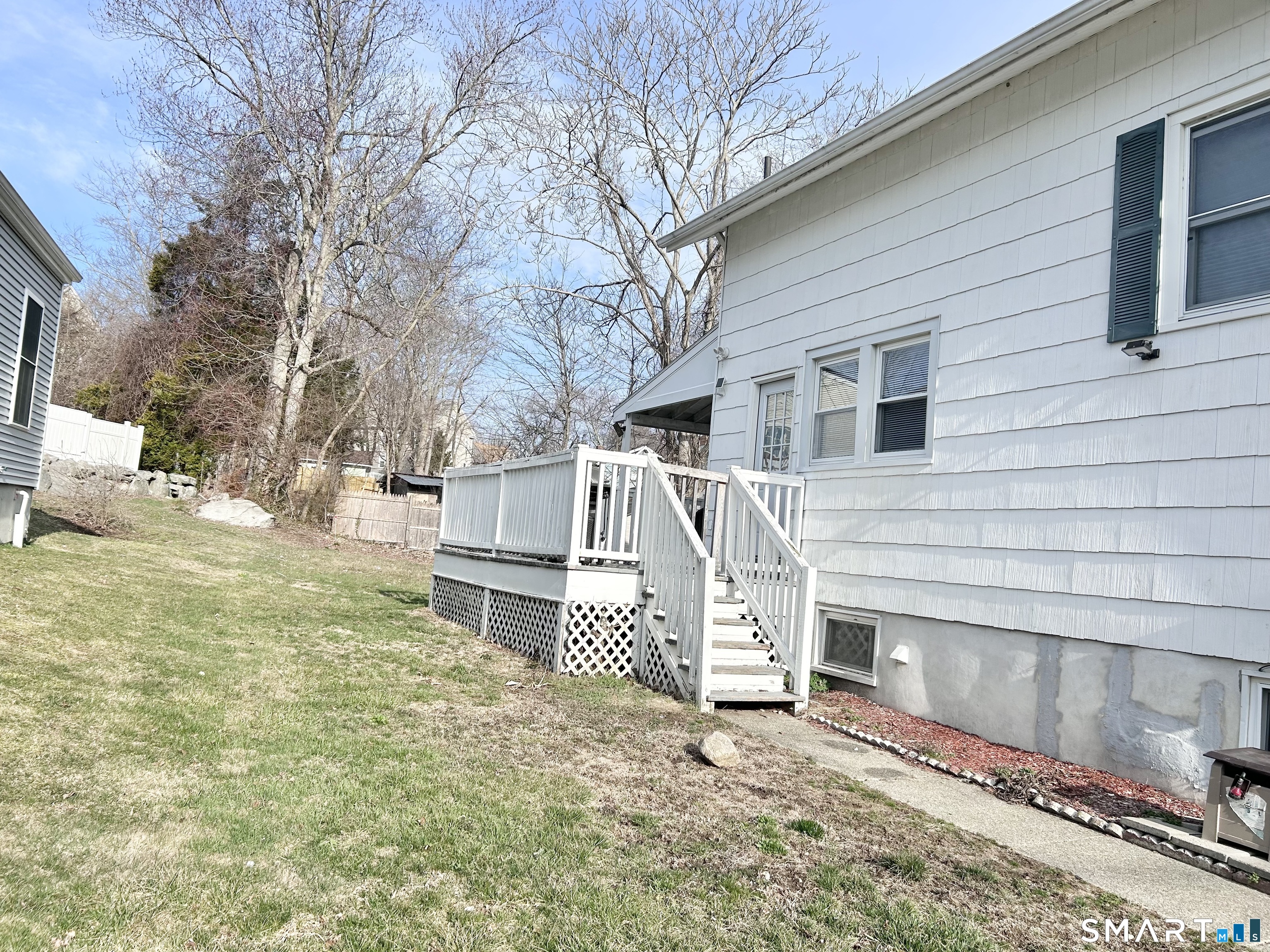 26 Crescent Street New London CT 06320