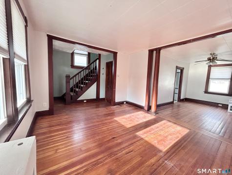 26 Crescent Street New London CT 06320