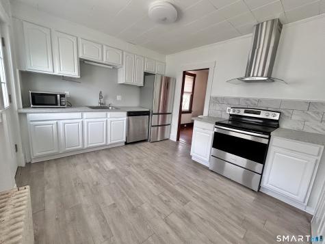 26 Crescent Street New London CT 06320