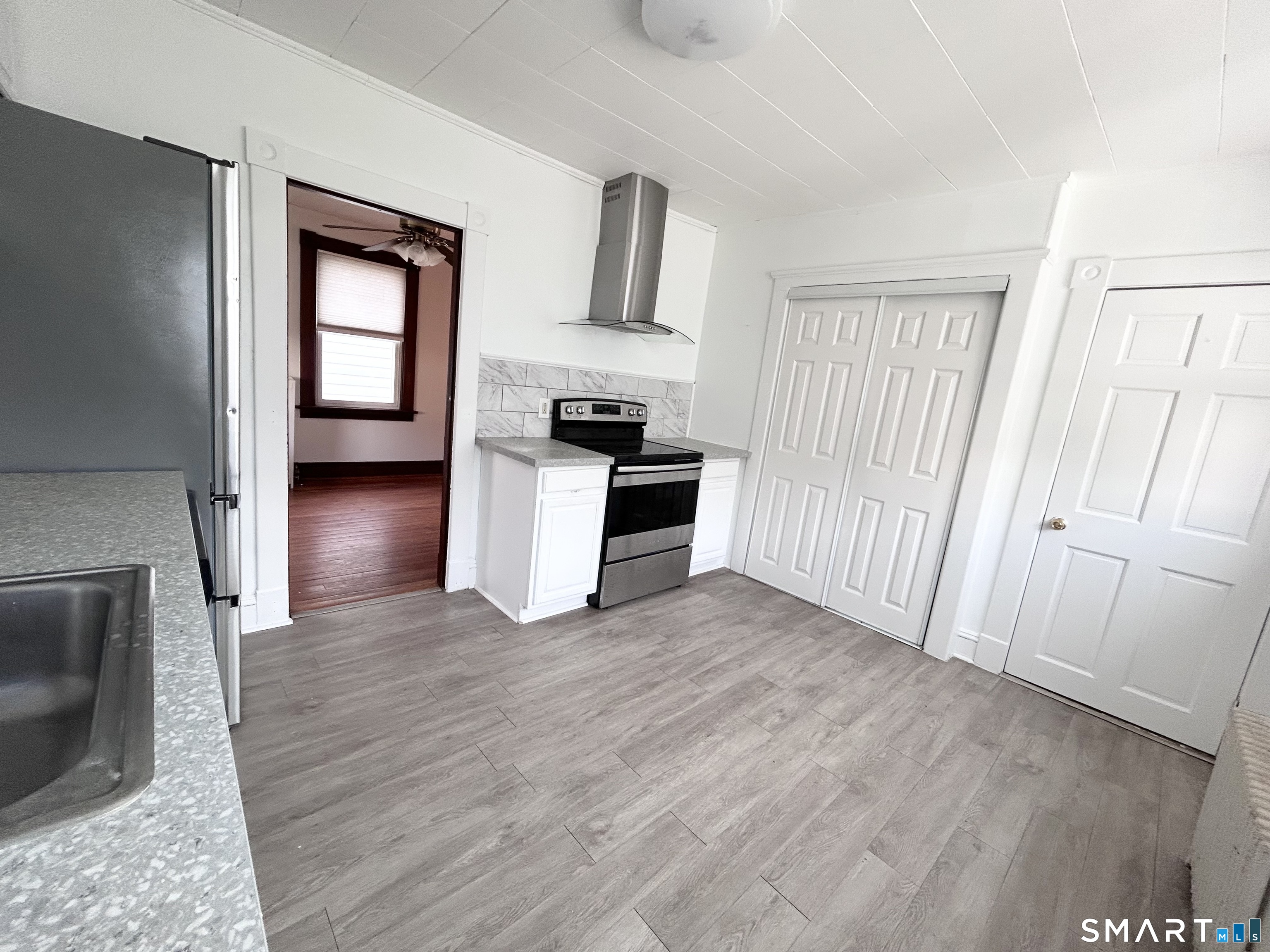 26 Crescent Street New London CT 06320
