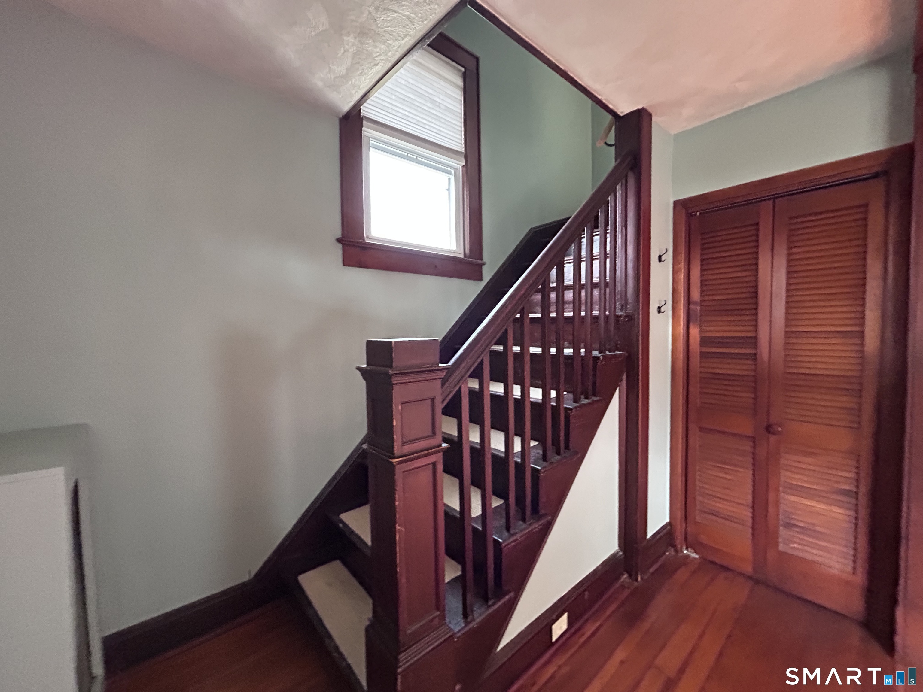 26 Crescent Street New London CT 06320