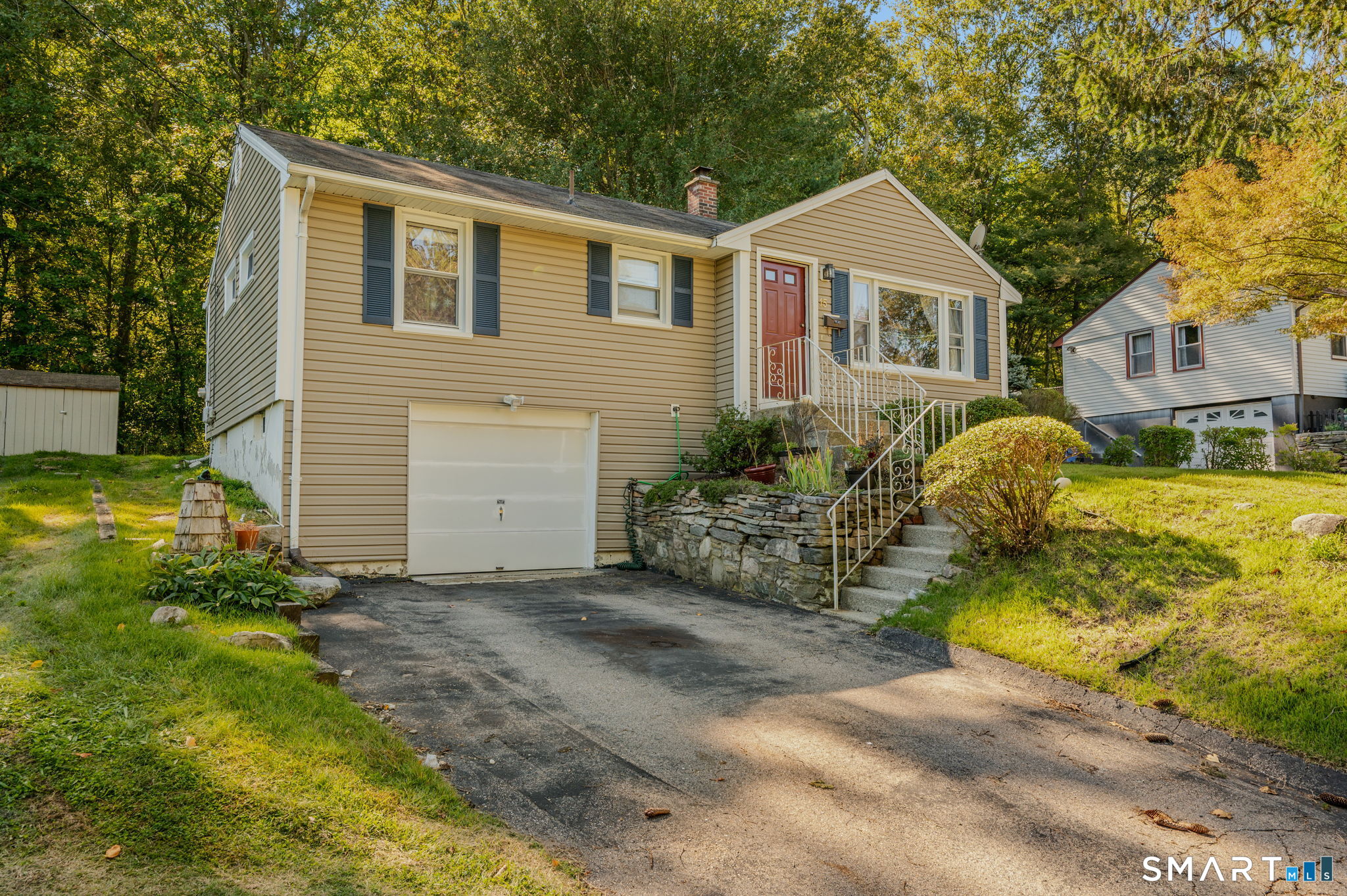 15 Linda Avenue Montville CT 06382