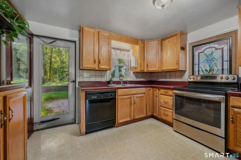 15 Linda Avenue Montville CT 06382