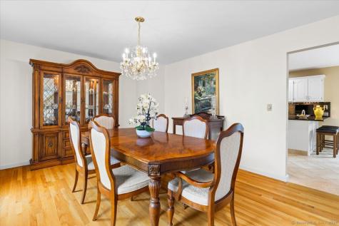 32 Justine Drive North Haven CT 06473