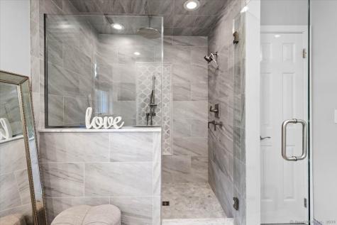 32 Justine Drive North Haven CT 06473