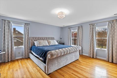 32 Justine Drive North Haven CT 06473